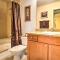 Pet-Friendly Las Vegas Condo 1 Mi to the Strip! - لاس فيغاس Pet-Friendly Las Vegas Condo 1 Mi to the Strip! - لاس فيغاس