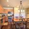 Ski-InandSki-Out Access Mtn-View Granby Condo! - 格兰比