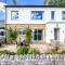 2 Orchard Leigh