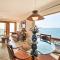 Oceanfront Kailua-Kona Townhome with Pool and Views!
