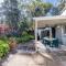 Gretel Beach House, 5 Gretel Cl - perfect dog friendly house with air con and WiFi