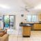 Gretel Beach House, 5 Gretel Cl - perfect dog friendly house with air con and WiFi