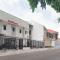 RedDoorz near Prujakan Station Cirebon - 井里汶