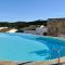 Residence con piscina a 4 km da Baja Sardinia