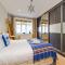 Delightful apartment in prime location near Hampstead Heath by UnderTheDoormat - 伦敦