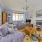 Delightful apartment in prime location near Hampstead Heath by UnderTheDoormat - 伦敦