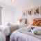 Spacious 4-bed house in Crewe by 53 Degrees Property, ideal for Business & Contractors - Sleeps 7
