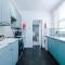 Spacious 3-Bed house in Stoke by 53 Degrees Property, Ideal for Long Stays, FREE Parking - Sleeps 6 - Stoke on Trent