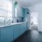 Spacious 3-Bed house in Stoke by 53 Degrees Property, Ideal for Long Stays, FREE Parking - Sleeps 6