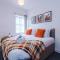 Spacious 3-Bed house in Stoke by 53 Degrees Property, Ideal for Long Stays, FREE Parking - Sleeps 6