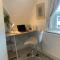 Whole floor apartment with parking and ferry voucher - 考斯