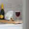 Central House with Free Parking, Pool Table, Garden, Super-Fast Wifi and Smart TVs by Yoko Property