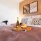 Central House with Free Parking, Pool Table, Garden, Super-Fast Wifi and Smart TVs by Yoko Property - Northampton