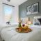 Central House with Free Parking, Pool Table, Garden, Super-Fast Wifi and Smart TVs by Yoko Property - Northampton