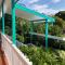 Tropical Palms Resort & 4WD Hire