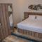 Old Town Hotel By Alley Escape
