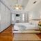 2 Story Home With Sunroom & Cozy Deck Close To KSU