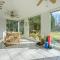 2 Story Home With Sunroom & Cozy Deck Close To KSU