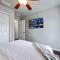 Stay In This Chic Townhome Near Olde Rope Mill