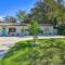 Central Gulfport Home Less Than 1 Mi to the Beach! - سانت بطرسبرغ