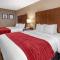 Comfort Inn & Suites Hays I-70 - 海斯