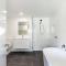 Five Pines Beach House at Birubi 20 Robinson St pet friendly aircon and WiFi