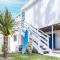 Five Pines Beach House at Birubi 20 Robinson St pet friendly aircon and WiFi