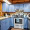Barenberg Cabin - Secluded Unobstructed Panoramic Smoky Mountains View with Two Master Suites, Loft Game Room, and Hot Tub