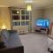 Next to the Palace and Royal Mile with parking - 爱丁堡