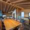 Oak Tree Chalet - on the ski slope - luxury!