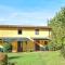 Nice Apartment In Uzzano With 1 Bedrooms, Wifi And Outdoor Swimming Pool