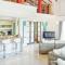 Lovely Home In Saint-Pée-Sur-Nivelle - 圣皮索内维尔