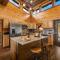 The Overlook - 21 Cabin - Gorgeous Unobstructed Views - Fire Pit Table - GameRm - HotTub - Xbox - Lots of Bears