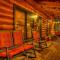 Golden Eagle GA Cabin - Hot Tub, Firepit & Fast WiFi