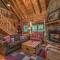 Golden Eagle GA Cabin - Hot Tub, Firepit & Fast WiFi