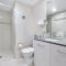 Circle on Cavill Surfers Paradise- 3 Bedroom SPA Apartment
