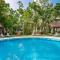 Lovely COZY Apt w/pool 2 Bedrooms. Great location!