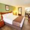 Travelodge by Wyndham Macon West - Macon