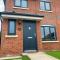Railway House - Central Warrington - Sleeps 6