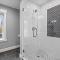 Stylish 4 Bedroom Loft Home, North Shore, City Skyline View Close to NHL, NFL