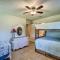 Spacious Seabrook Home with Patio 1 Mi to Beach! - سيبروك