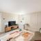 Sky View Double Bed Apartment in Brighton and Hove by MyHolidayLet