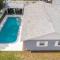 Immaculate & Cozy Entire Heated Pool House - تامبا