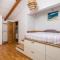 4 Bedroom Cozy Home In Matulji