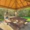 Creekside Chalet with Hidden Spa and Private Beach! - Manchester
