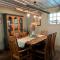 Quiet Farmhouse IN THE COUNTRY close to major theme parks - Ridge Manor