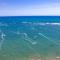 Oceanfront Kite Beach Studio with Pool and fast WiFi