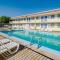 Motel 6 Thornton