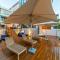 Penthouse 13 - One Bay Residence with private rooftop terrace and dip in pool - Pereybere