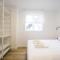 OLABIDE 2 by Smiling Rentals